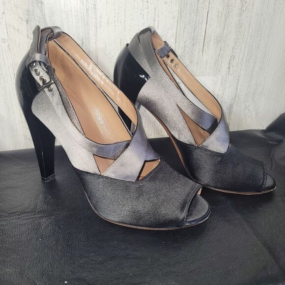 Alaia Patent Leather Heels - Picture 6 of 15